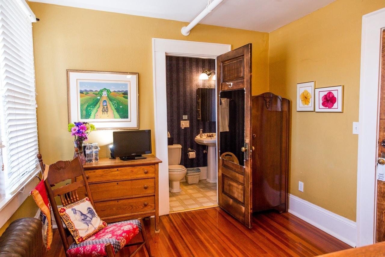 The Henderson Bed & Breakfast Hendersonville Bagian luar foto