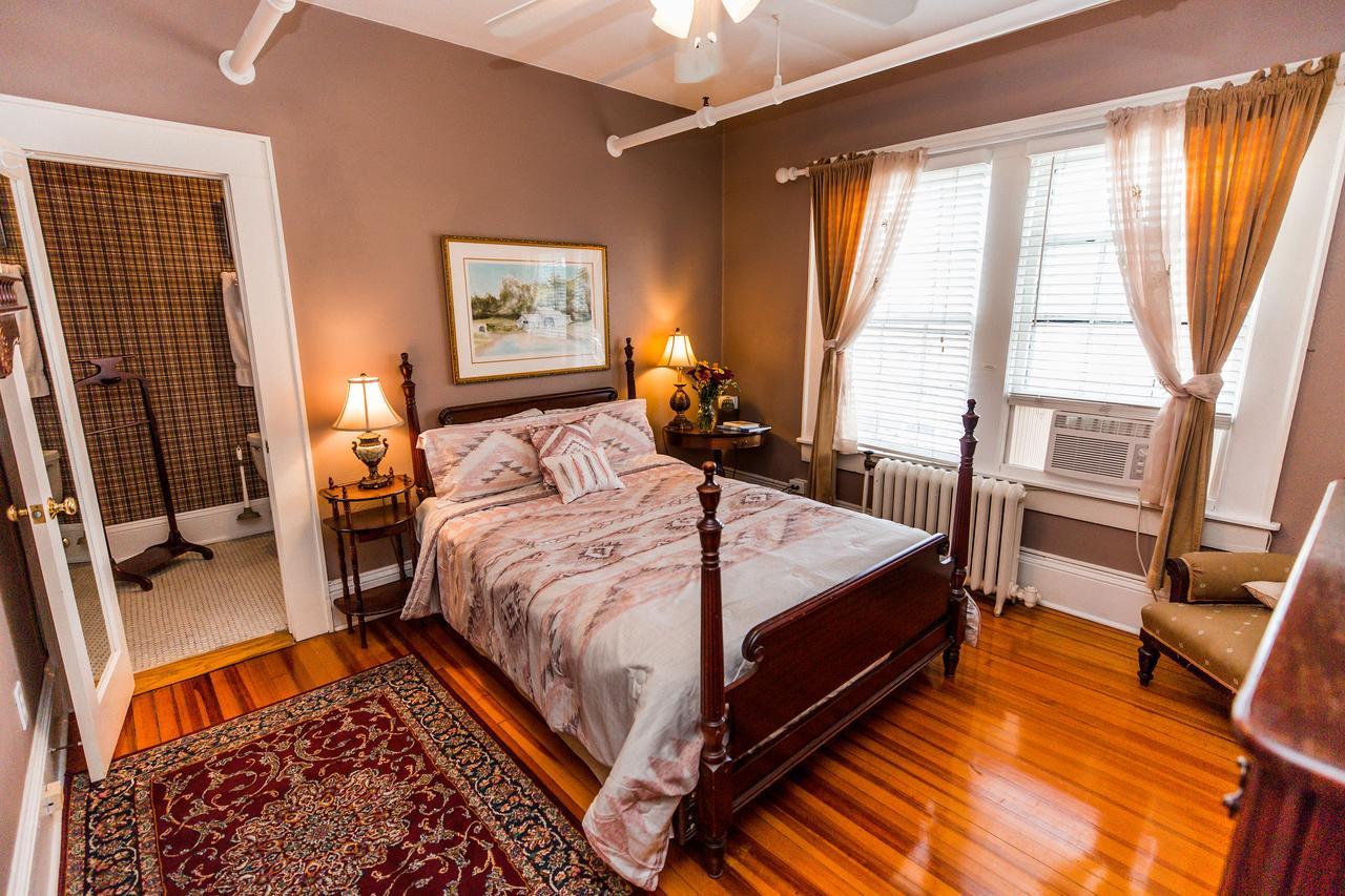 The Henderson Bed & Breakfast Hendersonville Bagian luar foto