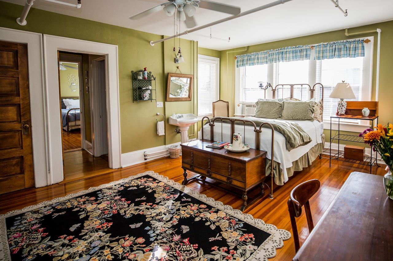 The Henderson Bed & Breakfast Hendersonville Bagian luar foto