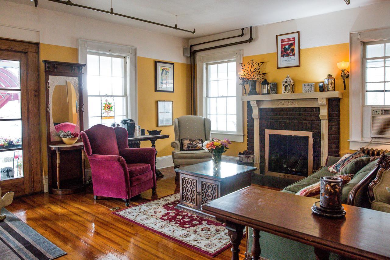 The Henderson Bed & Breakfast Hendersonville Bagian luar foto