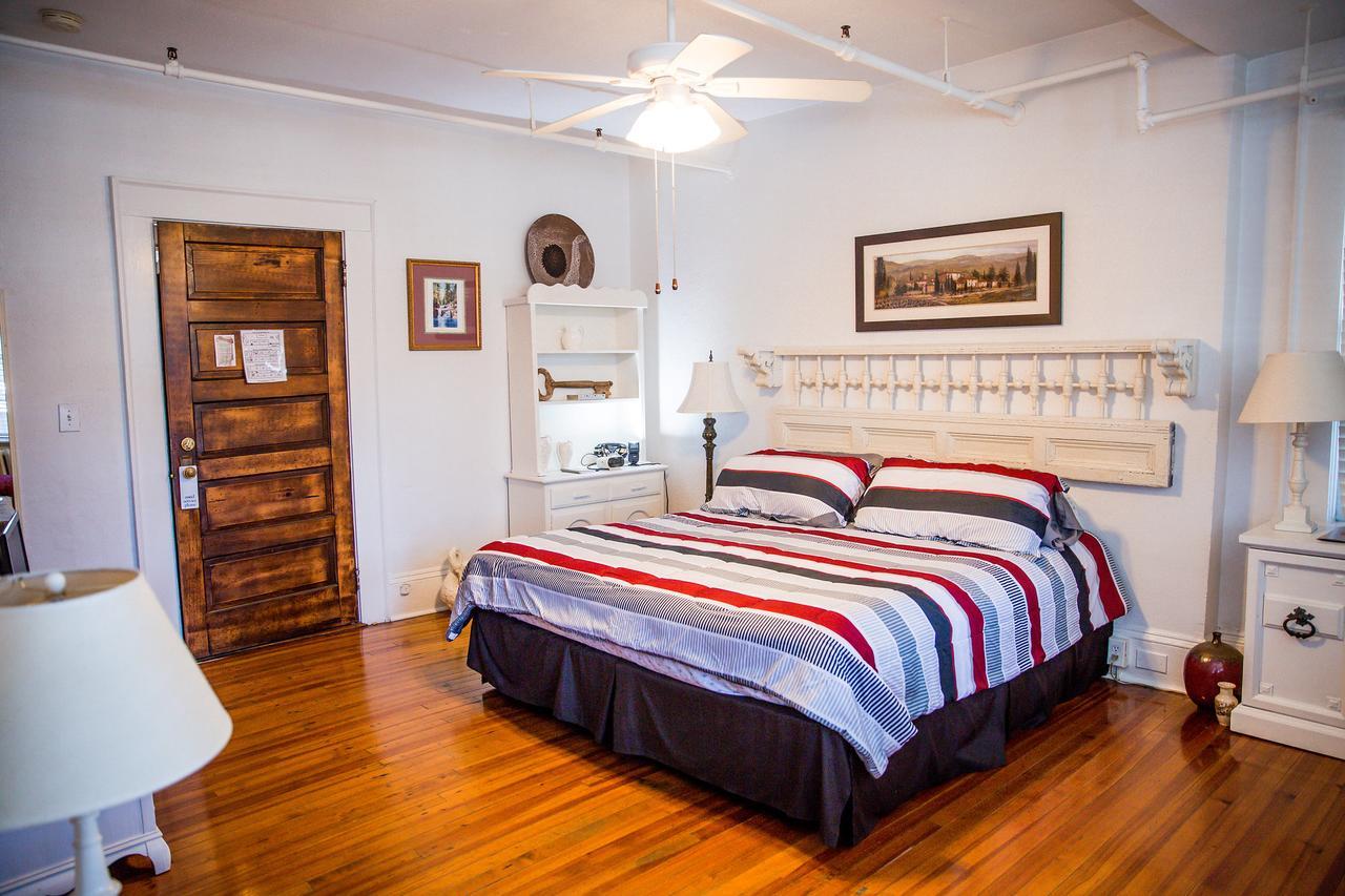 The Henderson Bed & Breakfast Hendersonville Bagian luar foto