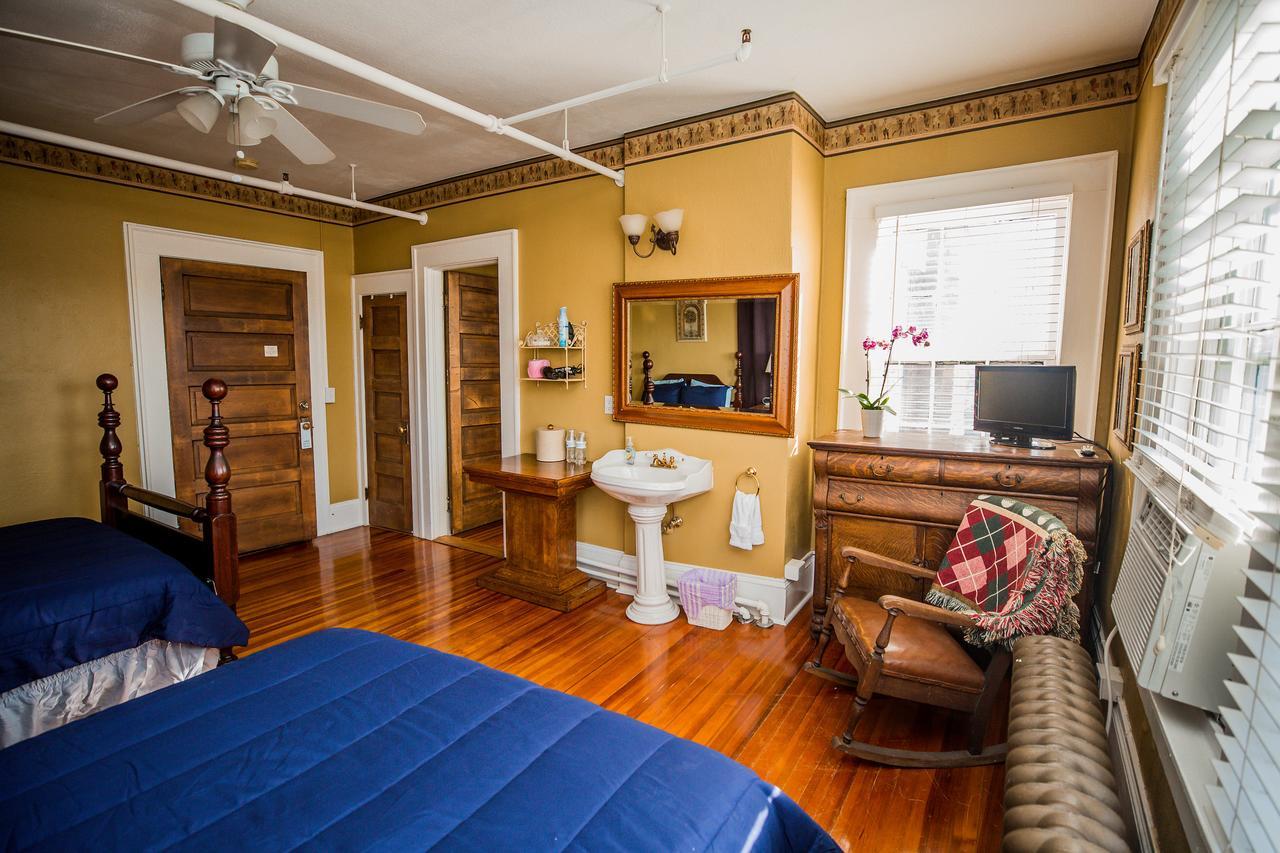 The Henderson Bed & Breakfast Hendersonville Bagian luar foto